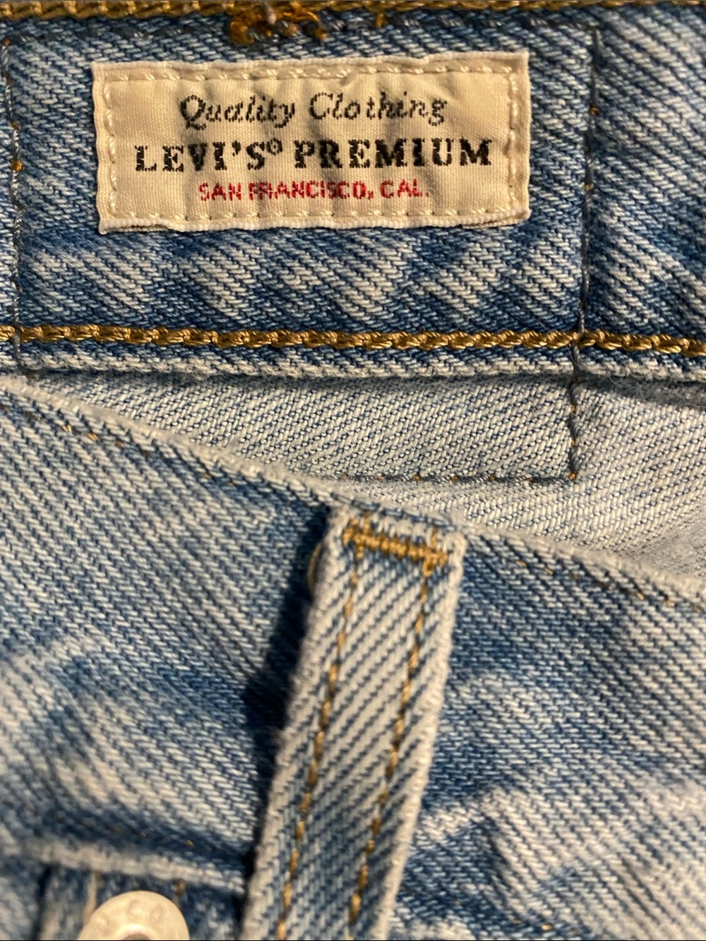 EUC Levi’s Premium High Loose Jeans - Picture 4 of 7